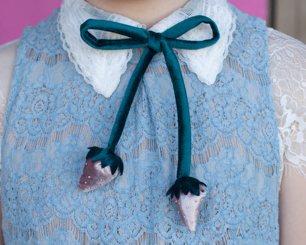 Velvet strawberry bow tie